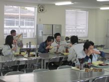 昼食風景2 尼崎工場食堂にて