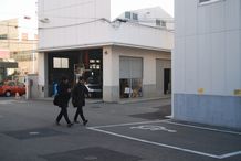 営業が外回りから帰社